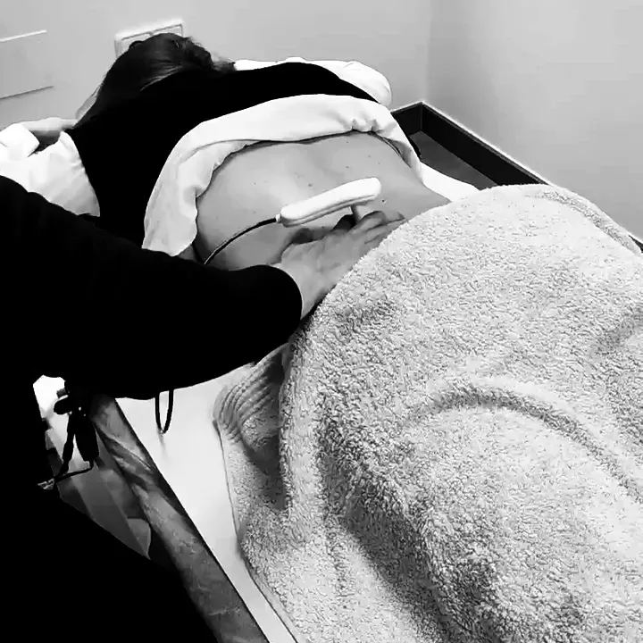 Sesión de diatermia en la espalda
